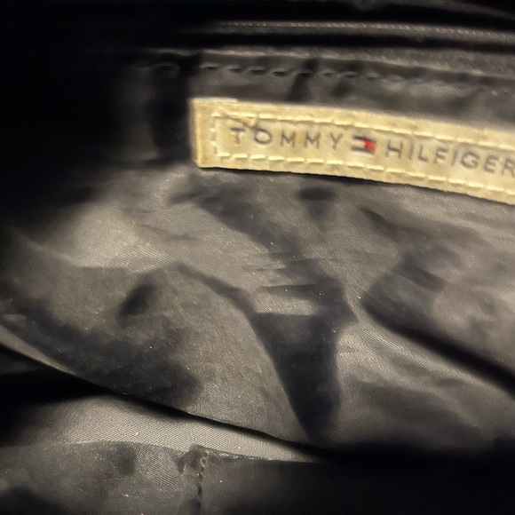 Small Tommy Hilfiger purse - Picture 7 of 8